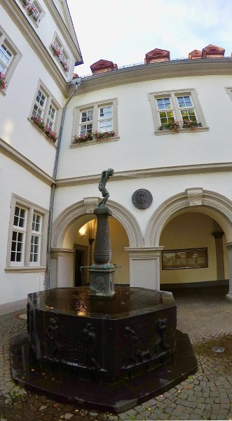 Scahngelbrunnen Coblenza